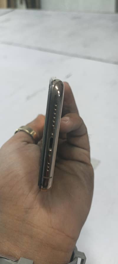 Apple iPhone Xs