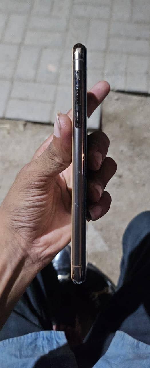 IPhone 11 Pro Max 2