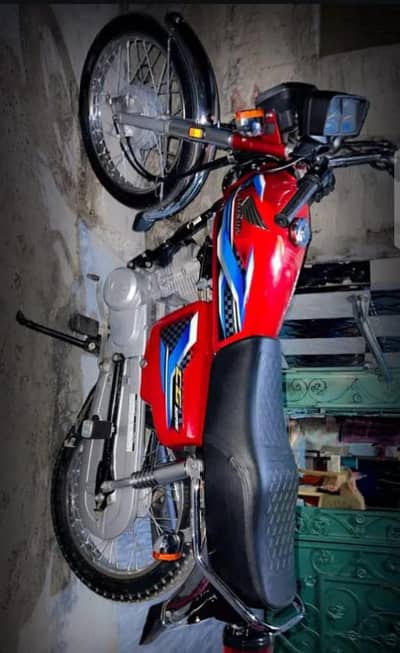 Honda CG125 Red Edition For Sale.