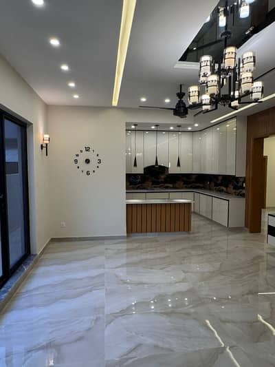 10 Marla Classical Design House For Sale In A-Block Central Park Housing Scheme Lahore Ferozpur Road. Facing Park Near To Market