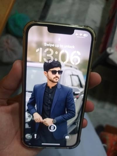 Apple iPhone 13