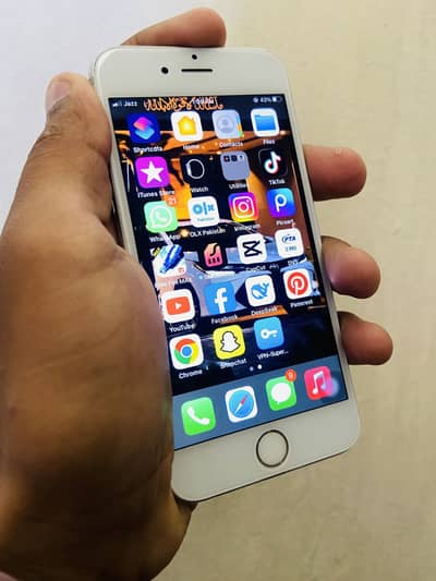 Apple iPhone 6S (urgent sale)