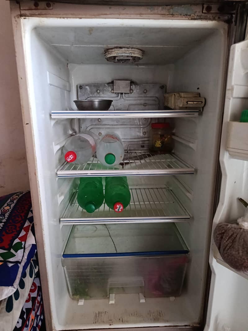 DAWLANCE REFRIGARETOR 3