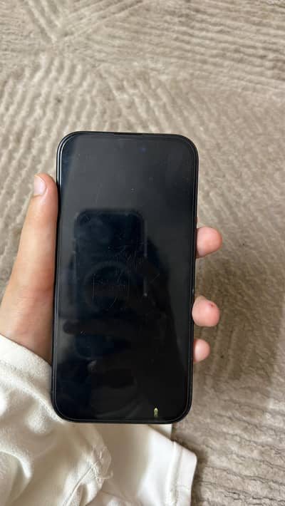 Apple iPhone 16