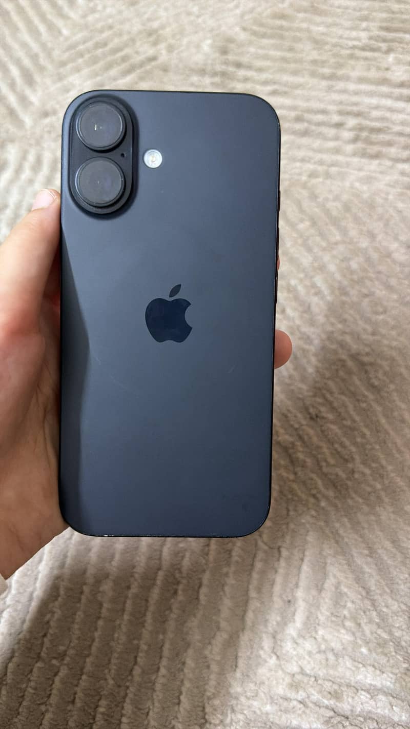 Apple iPhone 16 1