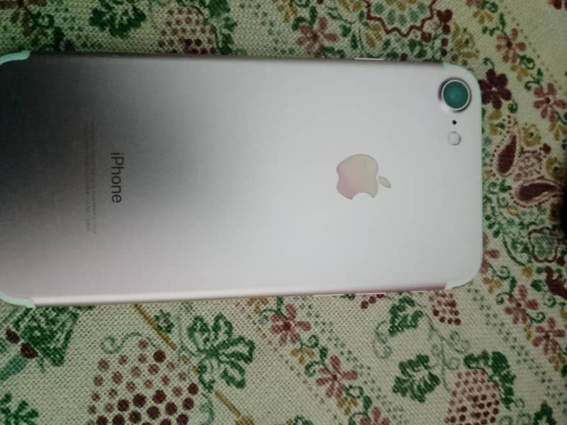 Apple iPhone 7 3