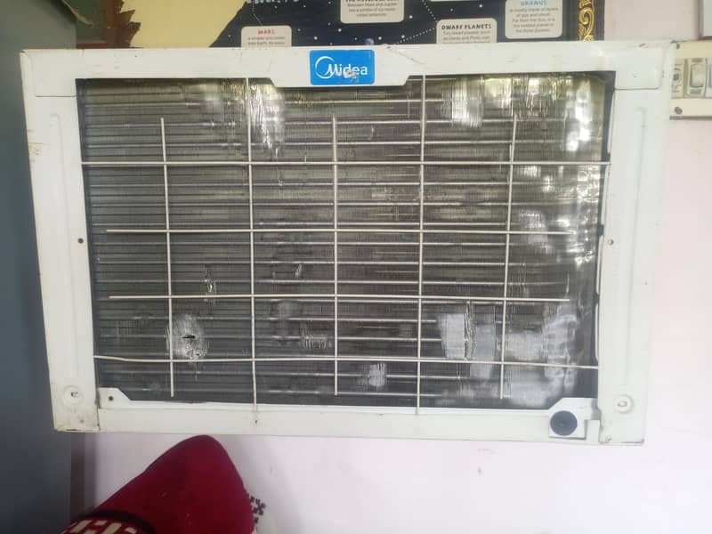 Mideast window ac 1