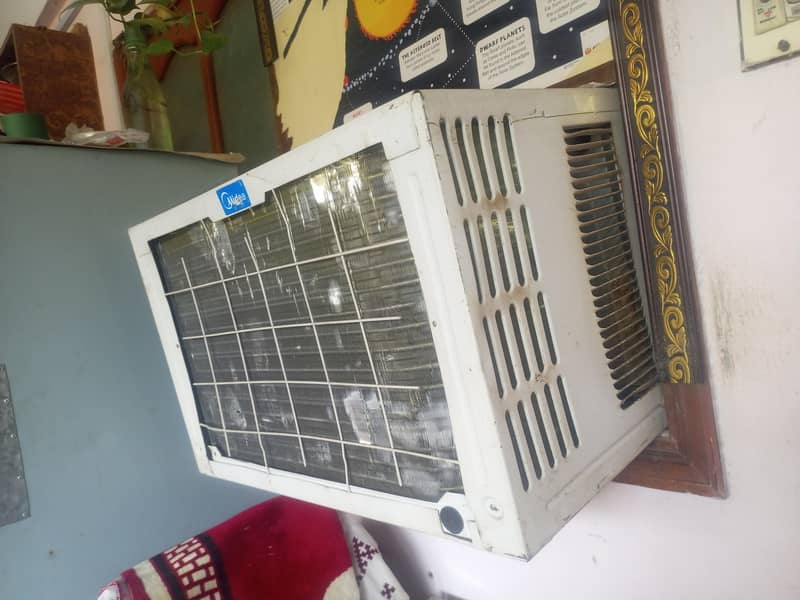Mideast window ac 2