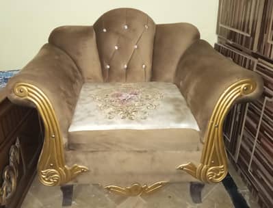 Luxury 7-Seater Sofa Set – Imported Style – Excellent Condition