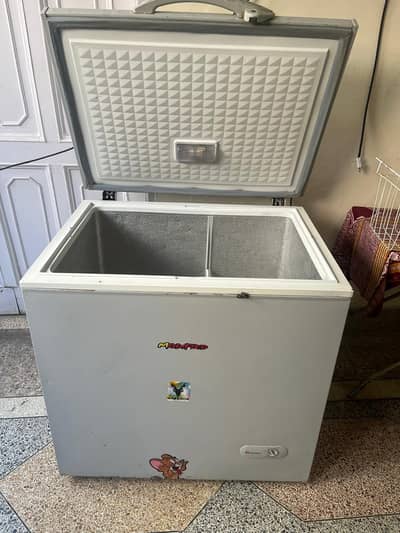 defreezer in very good condition selling due to shifting
