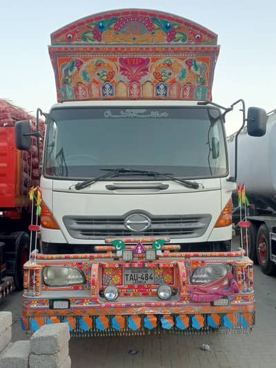 Hino 7d truck