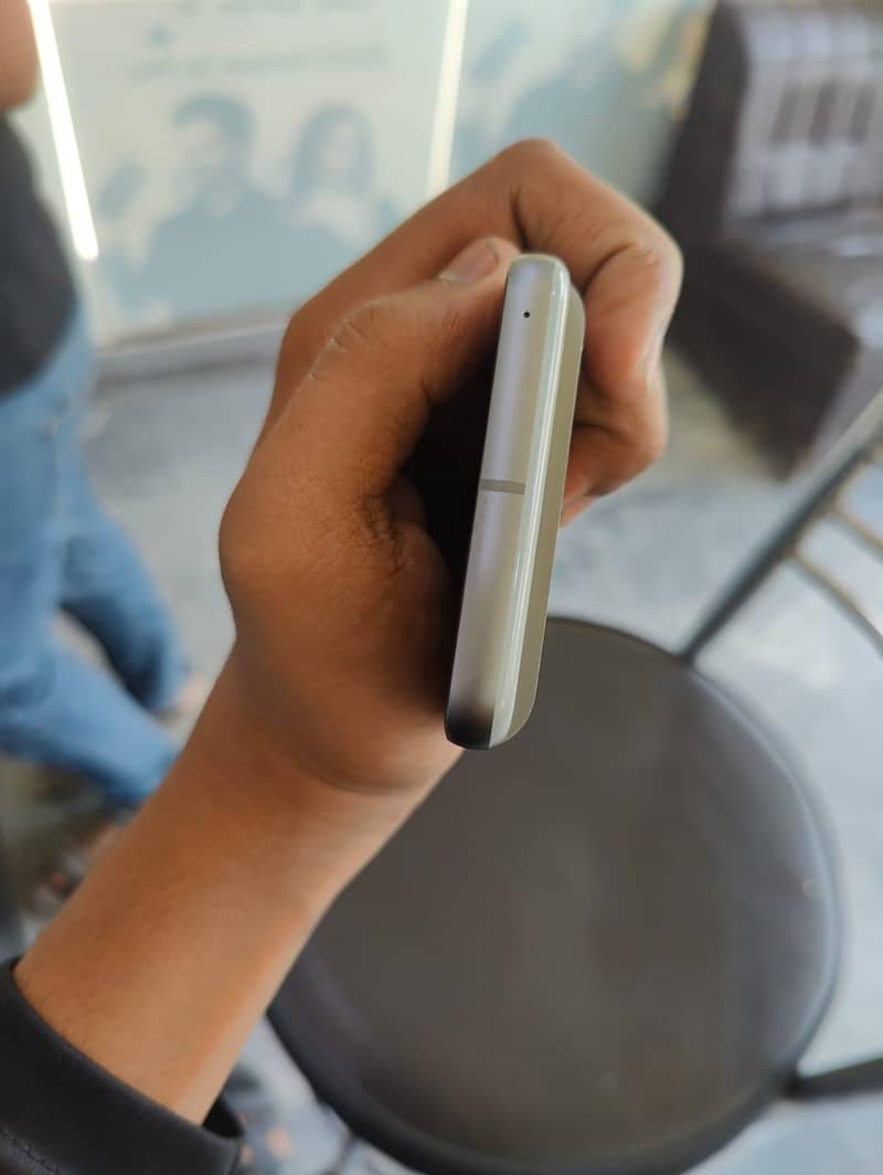 Google Pixel 8 7