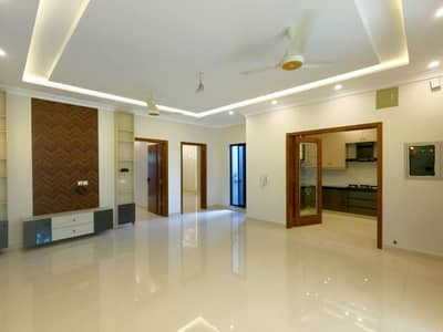 On Excellent Location 8 Marla House In Beautiful Location Of Izmir Town Extension - Block P1 In Lahore