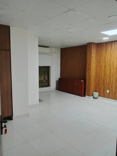 Prime Location 4500 Square Feet Spacious Office Is Available In Izmir Town For rent