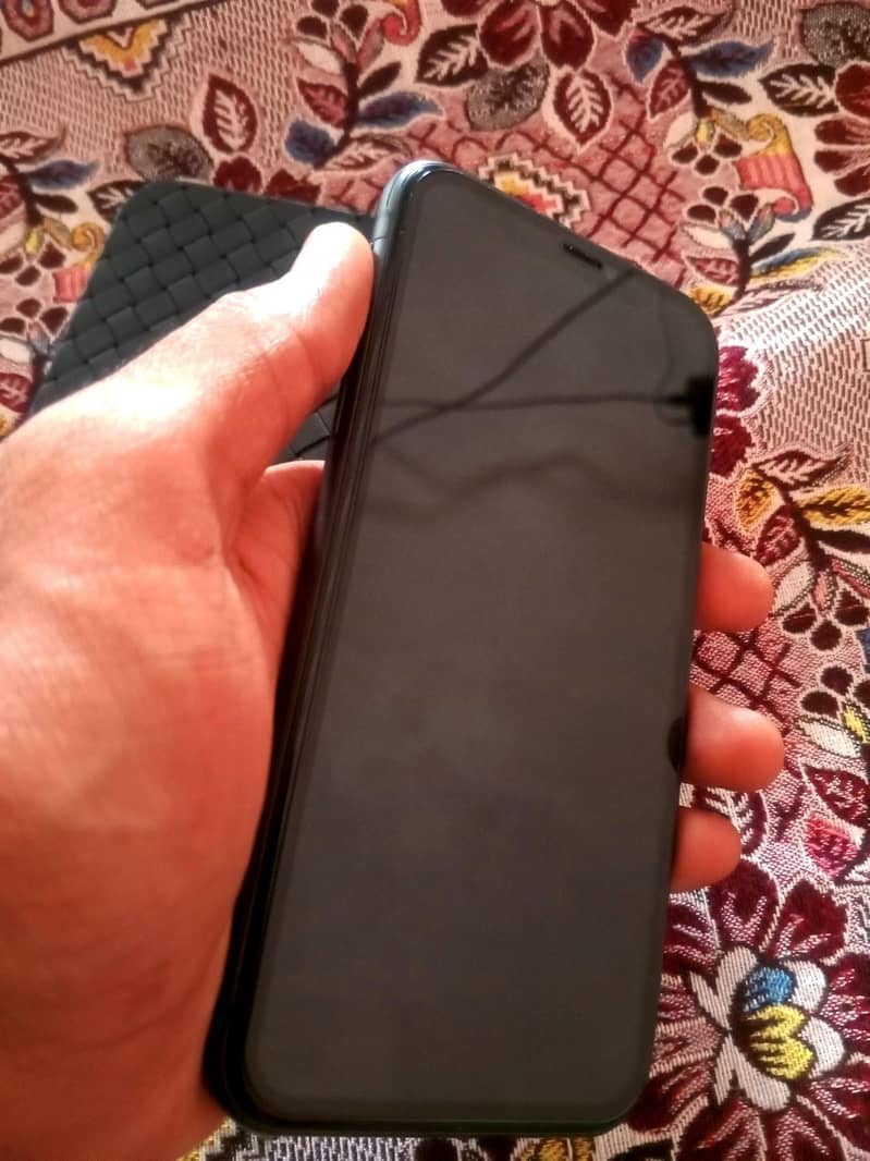 Apple iPhone 11 3