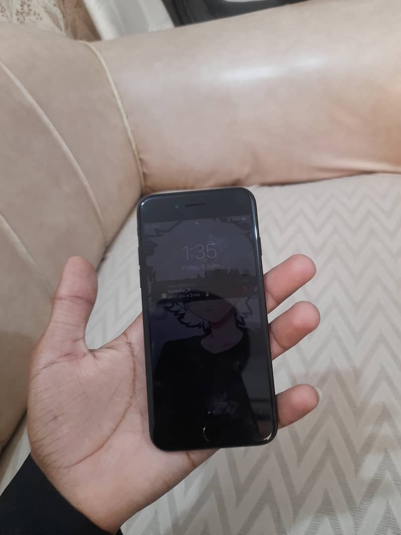 Apple iPhone 7 1
