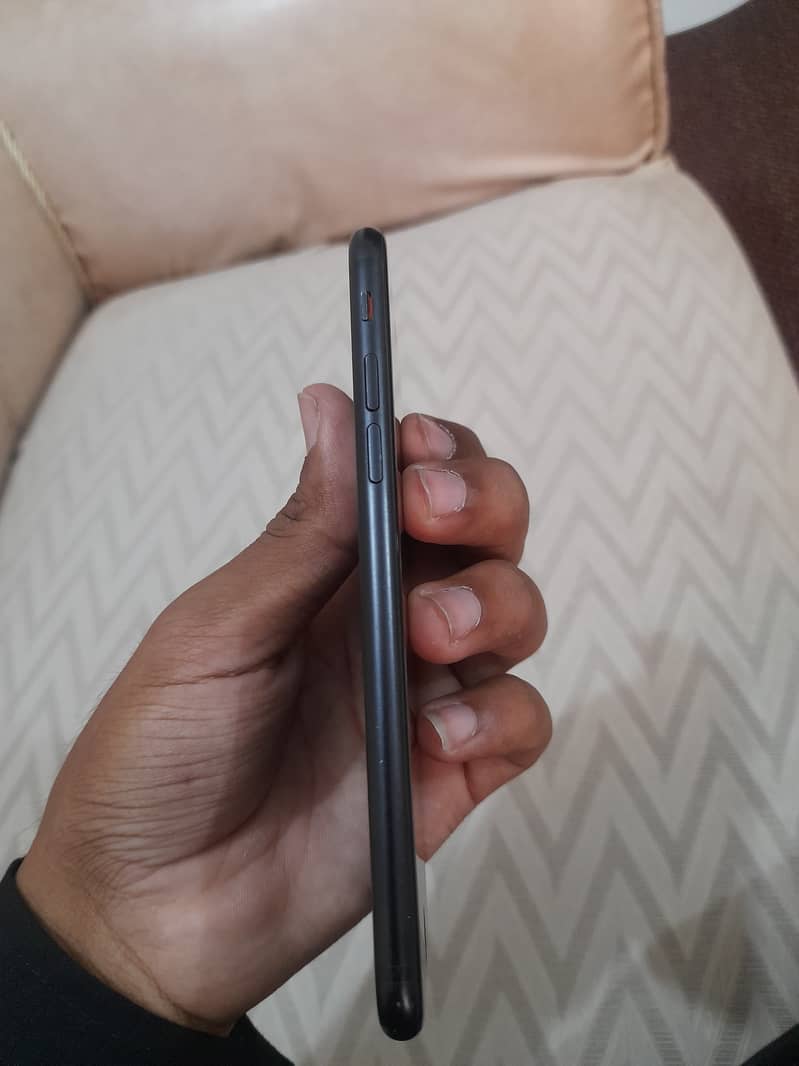 Apple iPhone 7 3