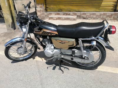 Honda CG125 Self start Gold Edition