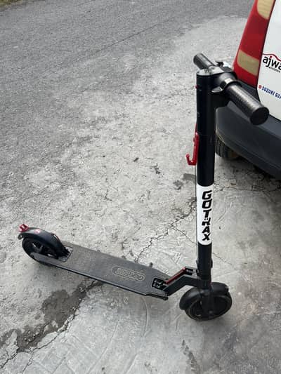 Electric scooter almost new for sale