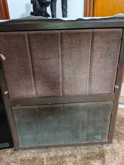 Lesslie Audio Speakers U. S. A