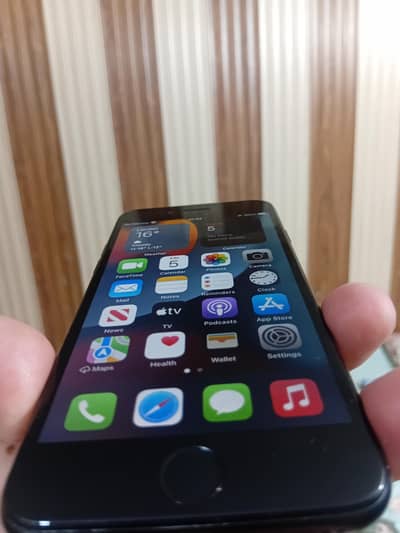 model iphone 7 condition  10 by 9