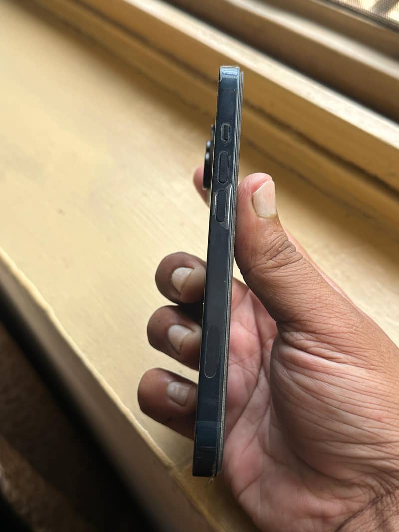 Apple iPhone 14 3