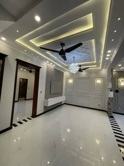 5 Marla Lower Portion Available For Rent In Central Park Housing Scheme Lahore