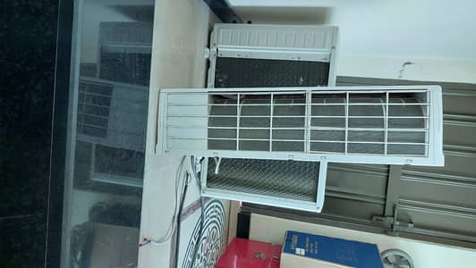HYUNDAI DC INVERTER Like New Condition