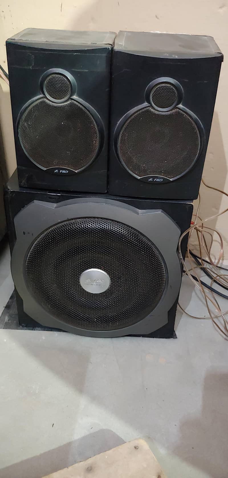 specker. black 3