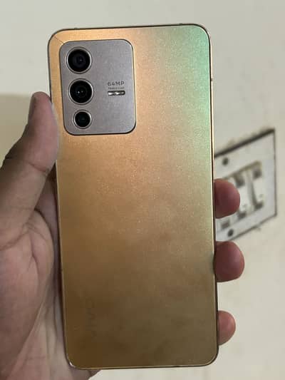 Vivo V23 5G only mobile minor back break koi fault hi Tik Tok ka shade
