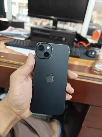 Apple iPhone 13