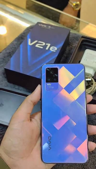 Vivo V21e 8 gb Ram 12i gb momery full box pta 03316584520