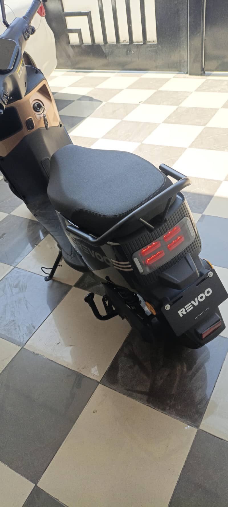 Revoo A11 3