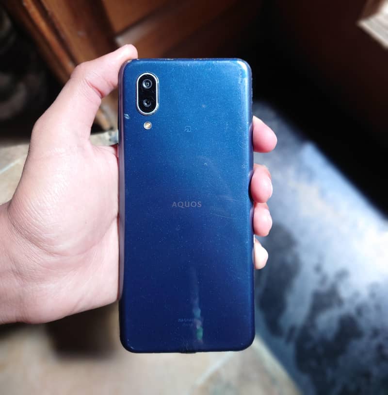 Sharp Aquos Sense 3 plus 0