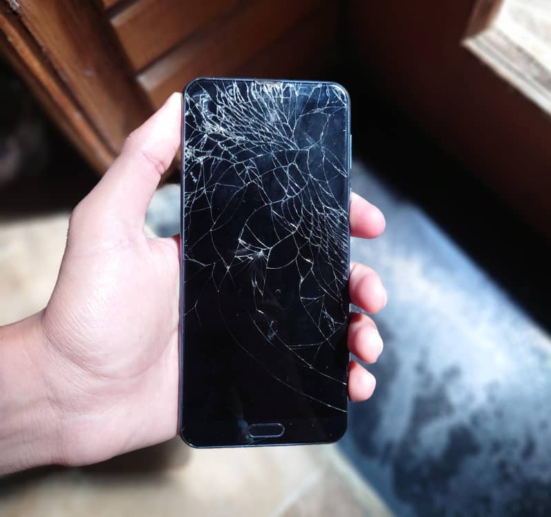 Sharp Aquos Sense 3 plus 1