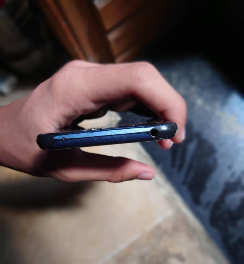 Sharp Aquos Sense 3 plus 2