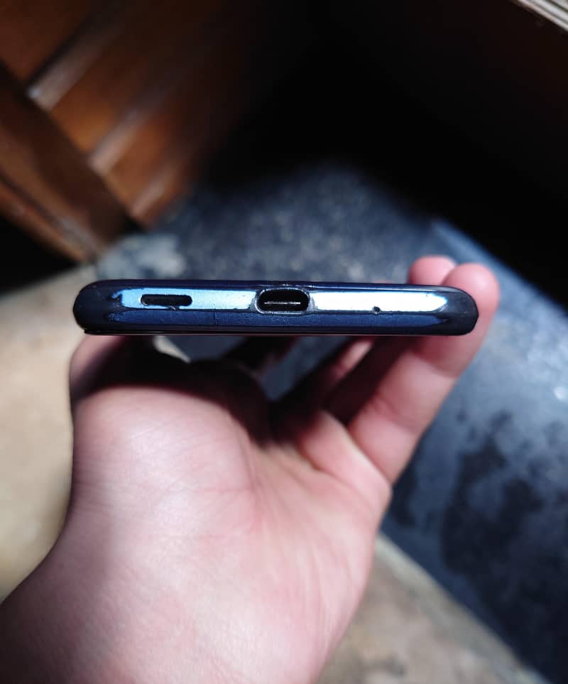Sharp Aquos Sense 3 plus 3
