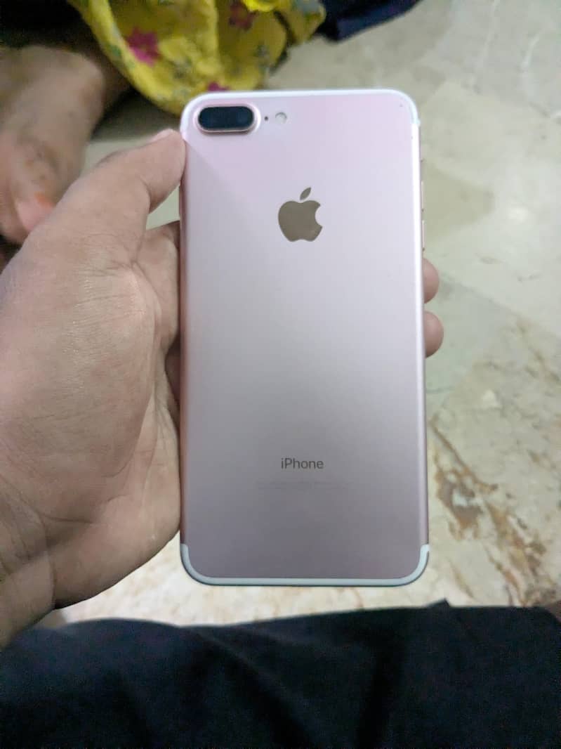 Apple iPhone 7 Plus 0