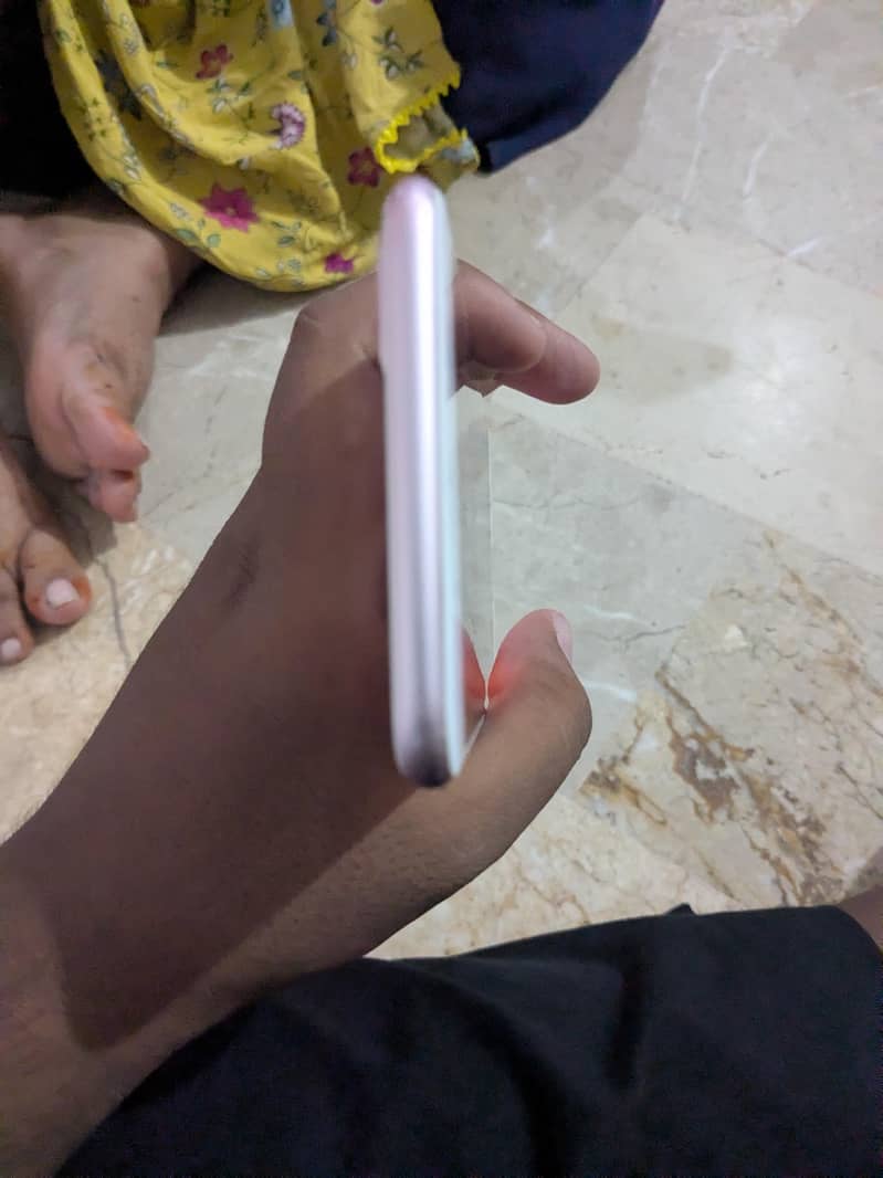 Apple iPhone 7 Plus 2