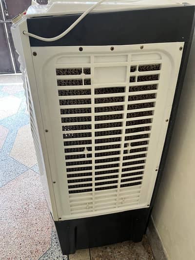 air cooler in very excellent condition selling due to shifting