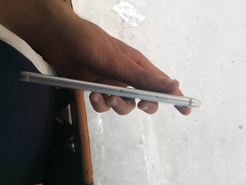 Apple iPhone 7 Plus 0