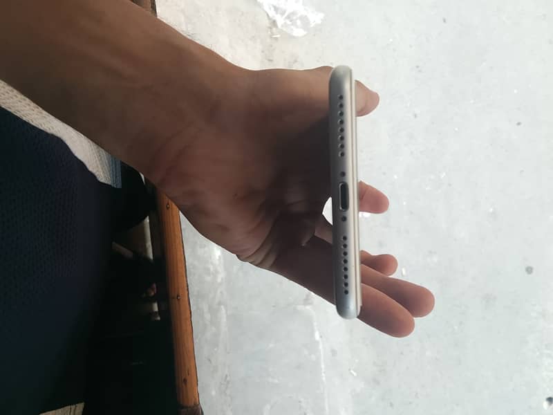 Apple iPhone 7 Plus 1