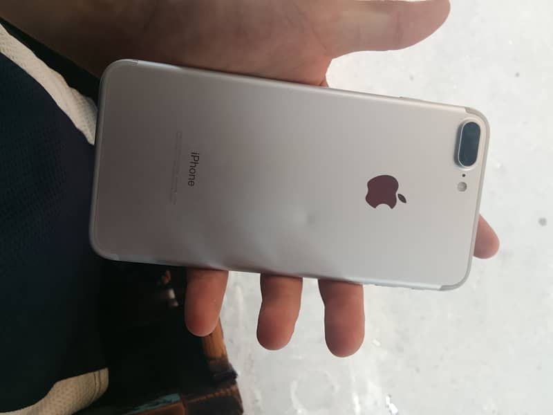 Apple iPhone 7 Plus 3