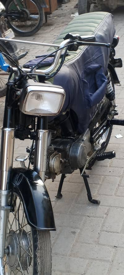 unique ha used condition ha Baki is ma ring ka Kam ha or ok ha bike
