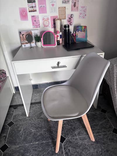 White Study table with Chair for Sale - Good Condition