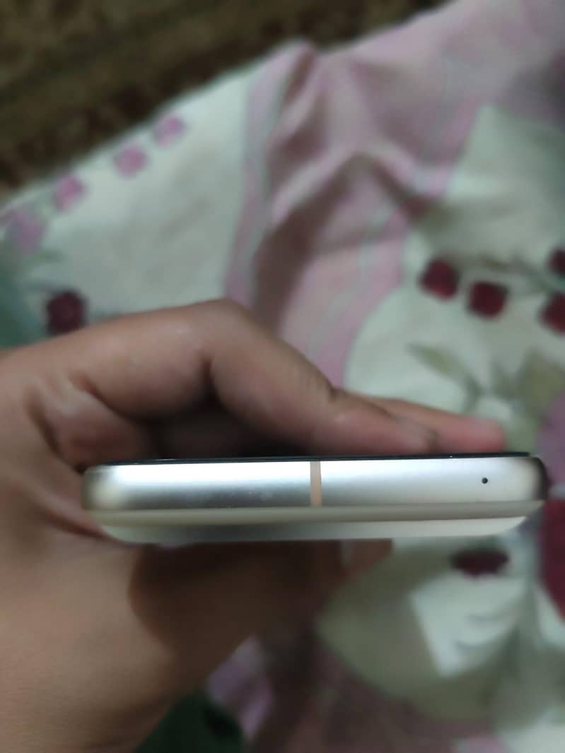 Google Pixel 8 3