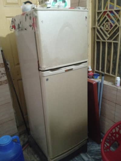 Dawlance Medium Size Refrigerator