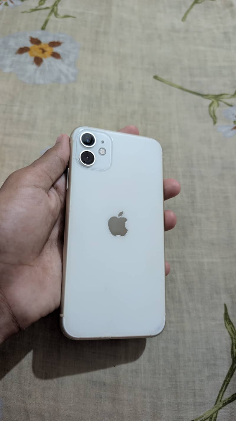 IPHONE 11 4