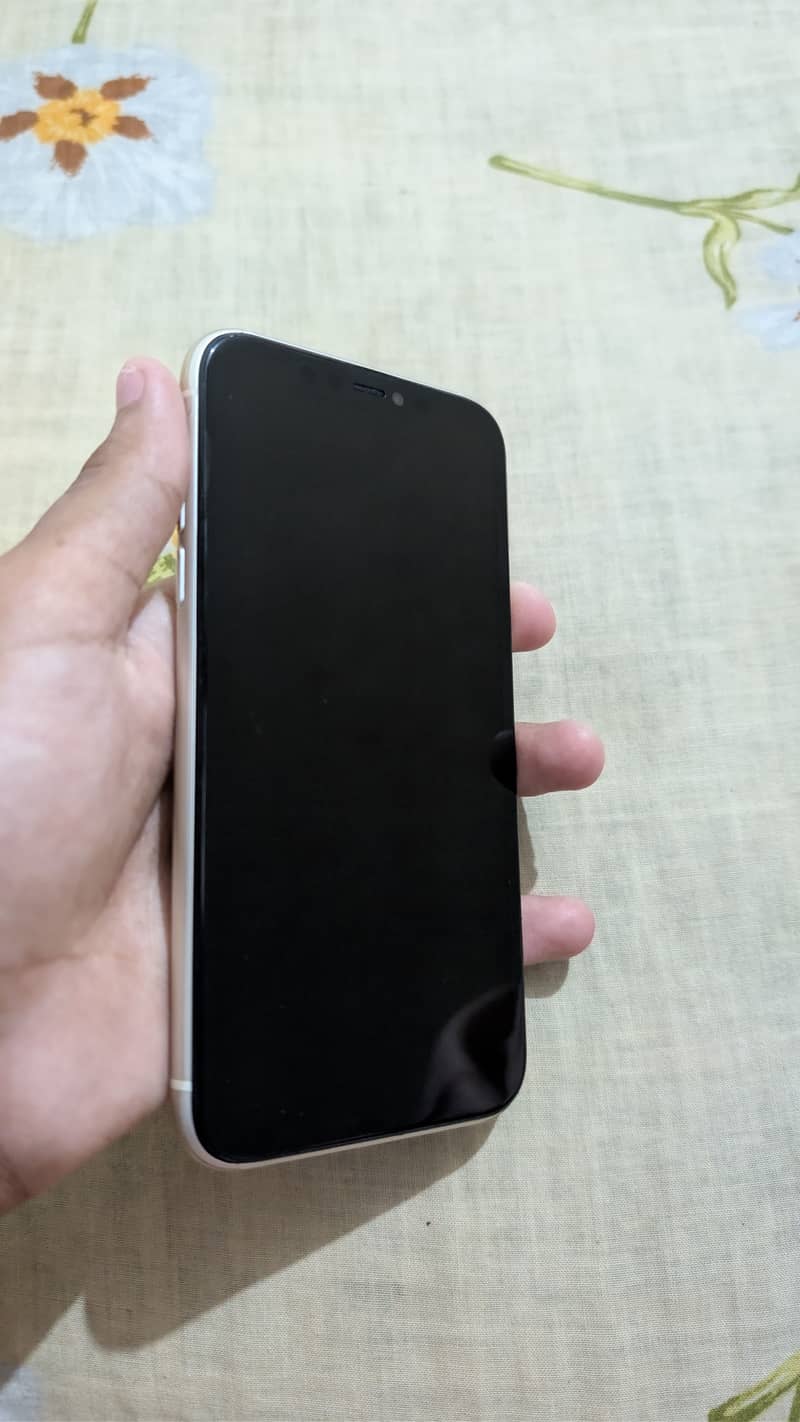 IPHONE 11 7