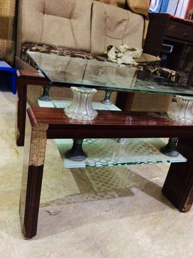 DINING TABLE 4